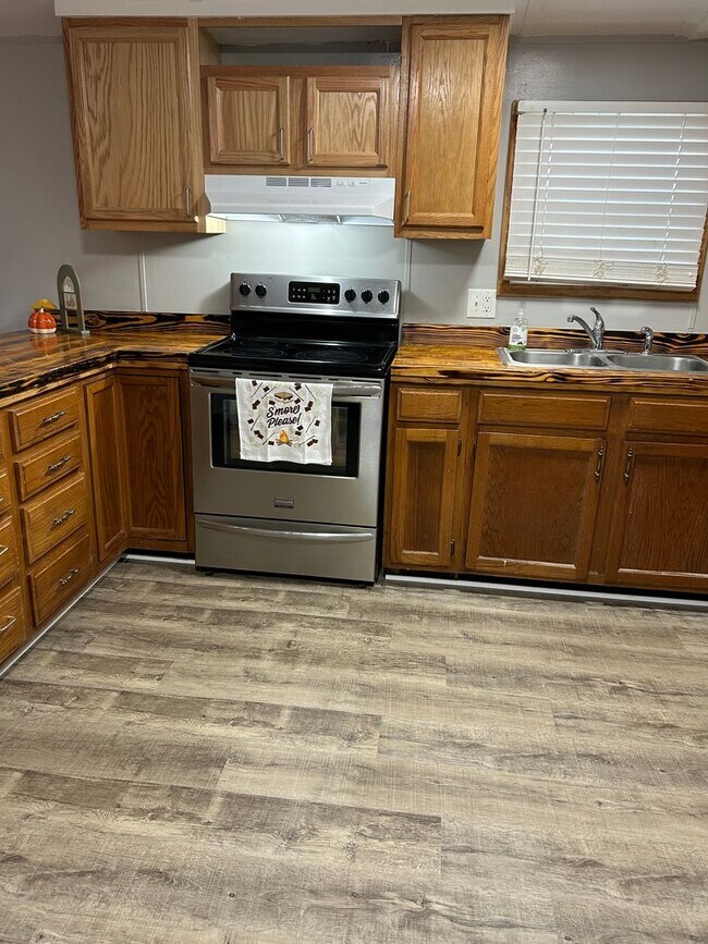 Foto del edificio - Must See! 3 BR, 2 BA in Pikeville school d...