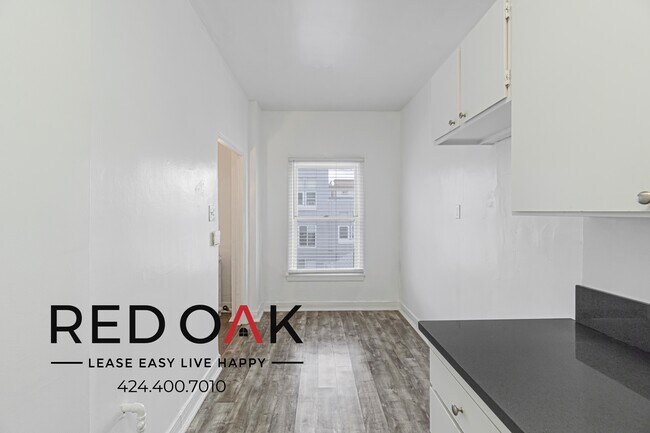 Foto del edificio - 5611 Carlton Way