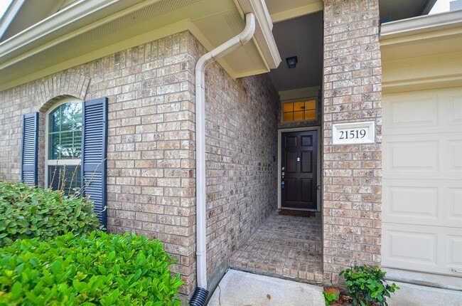 Building Photo - 21519 Crainfeld Dr