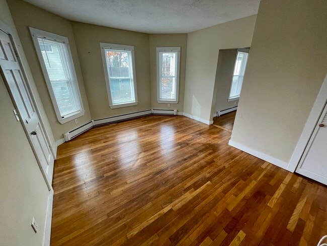 Building Photo - 29 Bicknell St