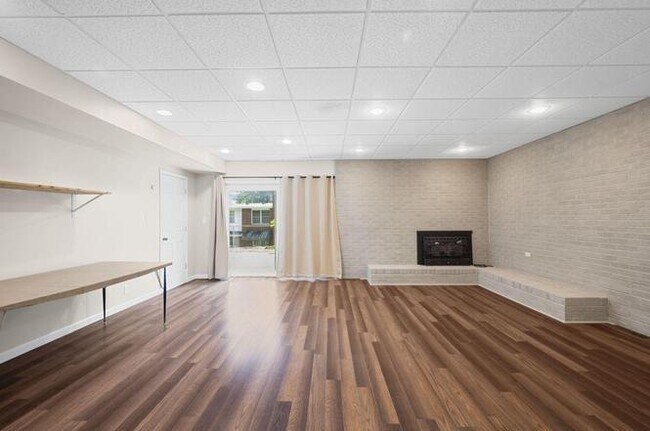 Foto del edificio - 4717 Brentwood Dr