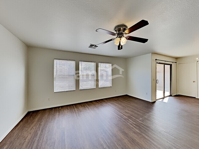 Foto del edificio - 2833 W Sunshine Butte