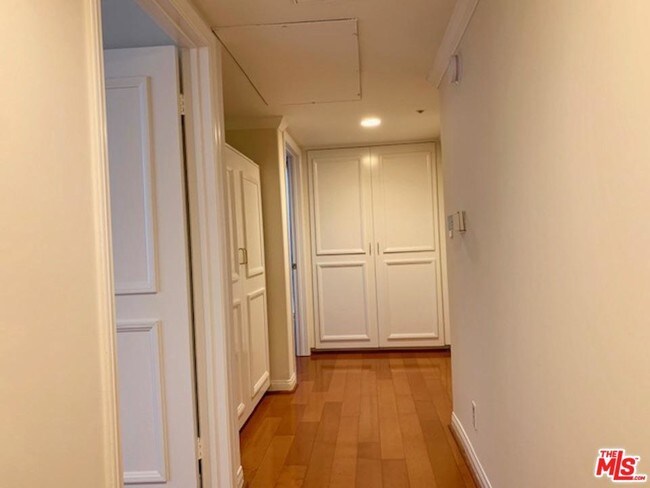 Foto del edificio - 739 Lorraine Blvd
