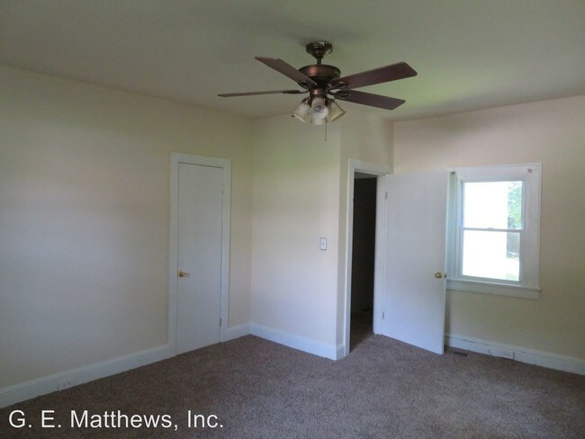 Building Photo - 3 br, 1 bath House - 3407 Main Street