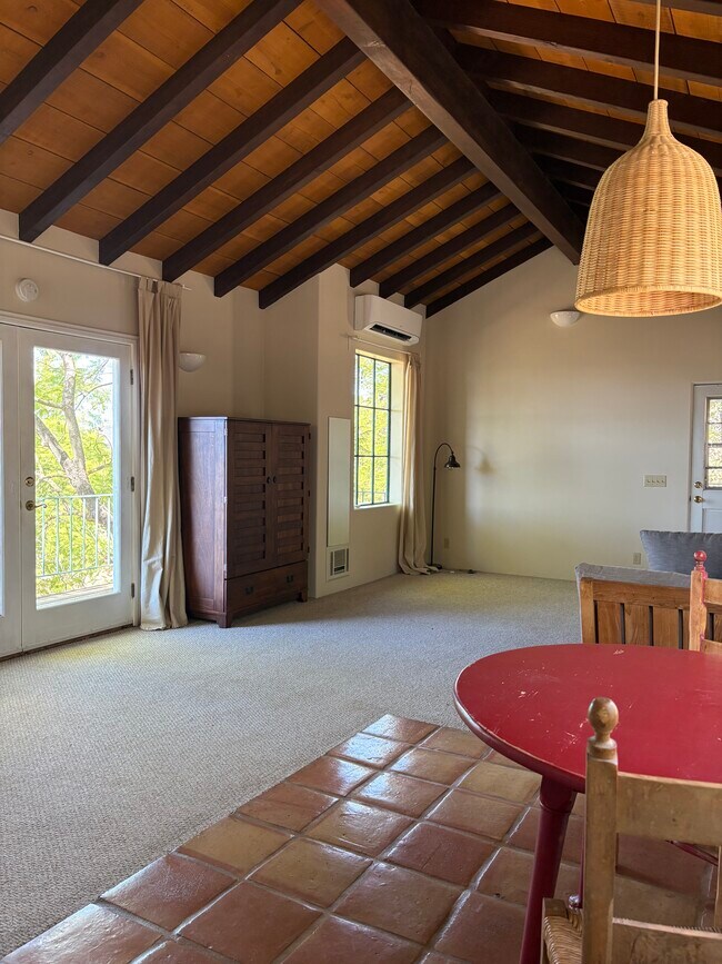 Living Space - 1431 Penny Rd