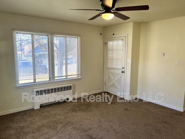 Building Photo - 345 Maple St