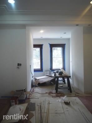 Building Photo - 292 Menahan St