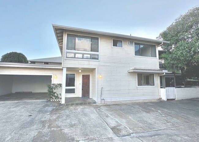 Foto del edificio - SPACIOUS 3 BEDROOM 2.5 BATH HOME IN KAIMUKI W/2 CAR GARAGE