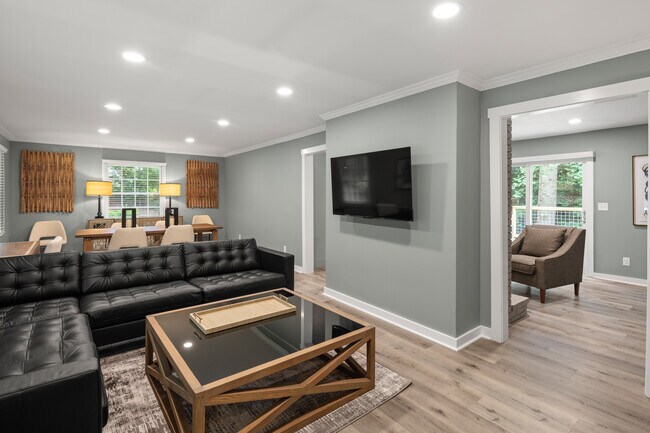 Gran sala de estar con Smart TV - 116 Overlook Rd