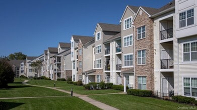 Building Photo - 422 Charles Pond Dr