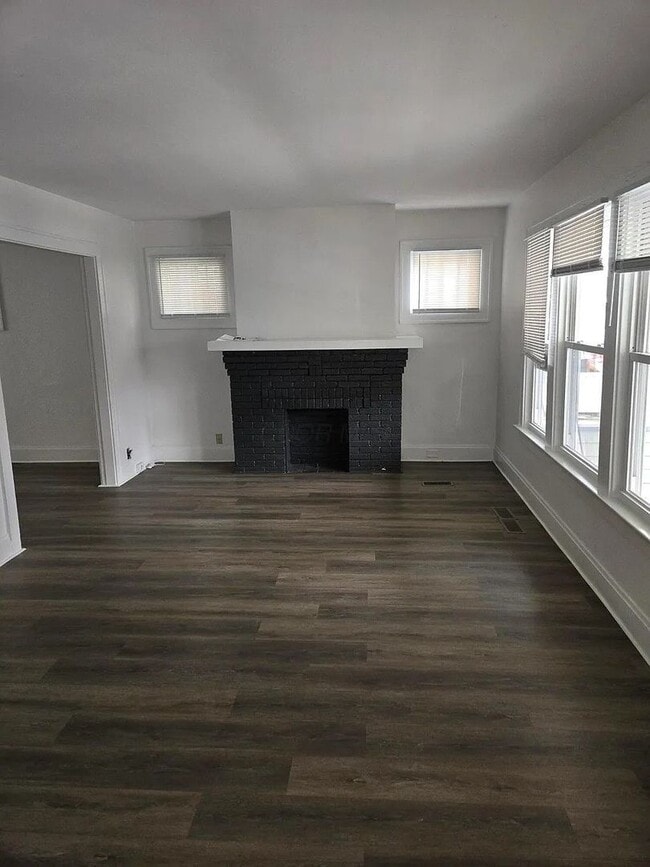 Foto del edificio - 127 N Burgess Ave