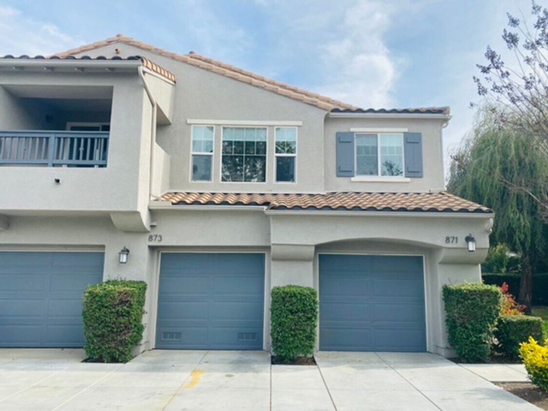 Primary Photo - Discovery Hills End-Unit Condo
