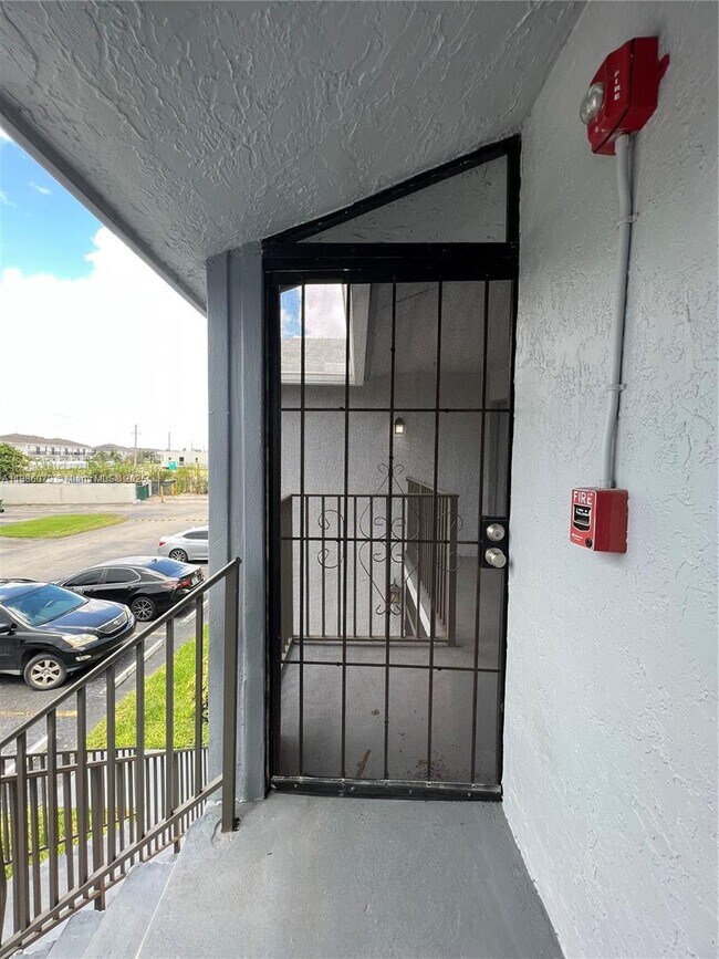Foto del edificio - 809 Hamilton Dr