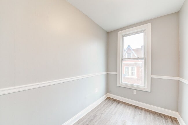 Building Photo - 744 Proctor Wy