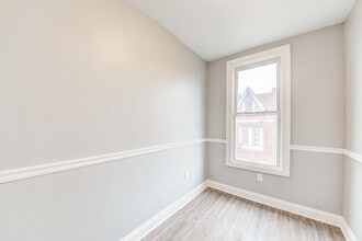 Building Photo - 744 Proctor Wy