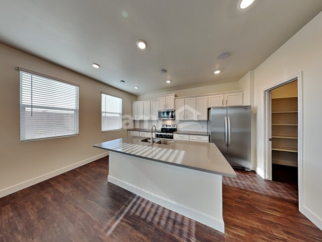 Building Photo - 7500 S Via Bombachas
