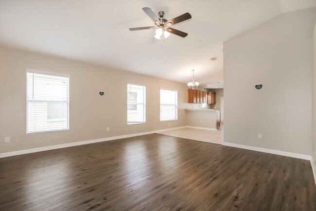 Foto del edificio - 906 Larwood Pine Dr