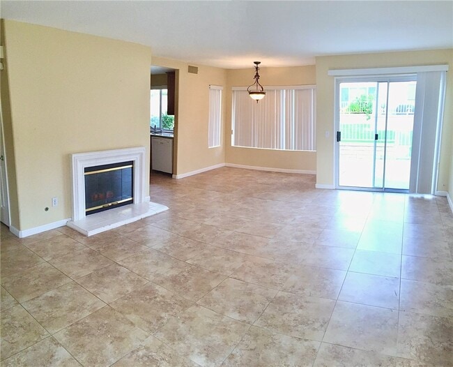 Building Photo - 24335 Airporter Way