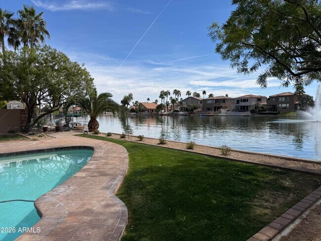 Foto del edificio - 3339 E Tanglewood Dr