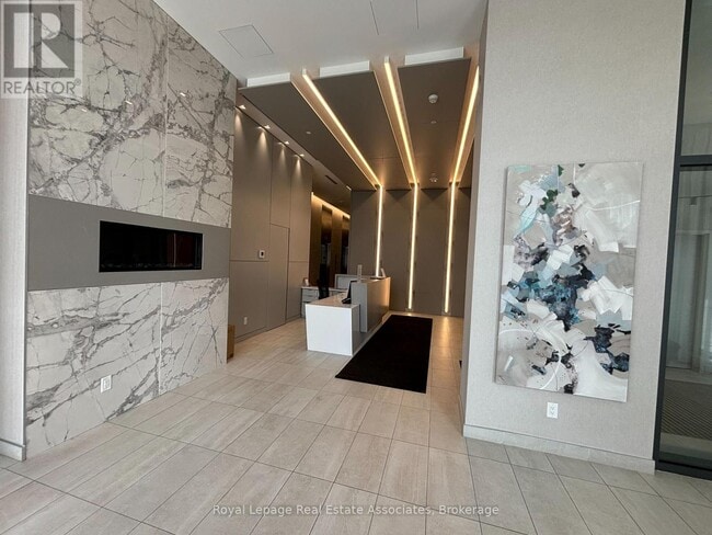 Photo du bâtiment - 30 Samuel Wood Wy