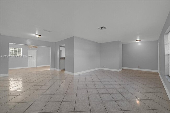 Foto del edificio - 2641 NW 44th Ave