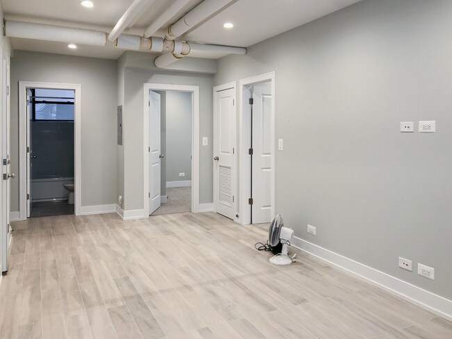 Foto del edificio - 3501 N Greenview Ave