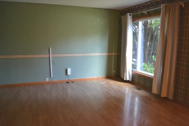 Building Photo - 517 Everette Ave