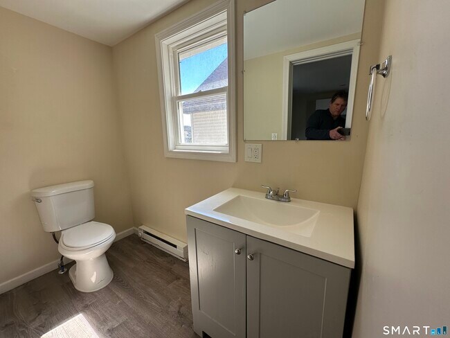 Foto del edificio - 567 Howe Ave