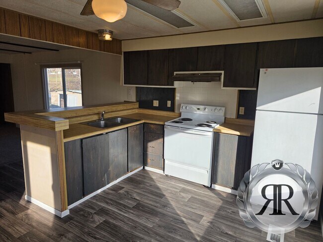 Building Photo - 2 Bedroom, 1 bath, Singlewide Manufactured Home in Selah