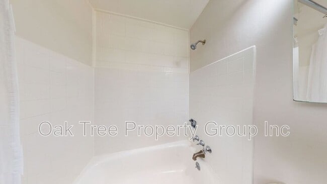 Foto del edificio - 406 Van Buren Ave