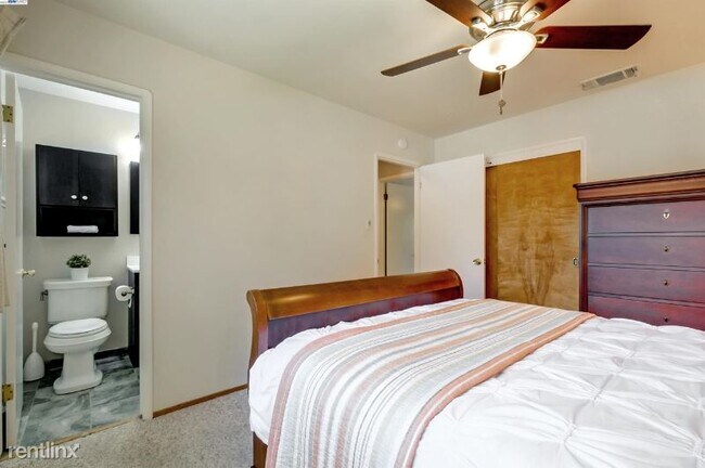 Foto del edificio - 3 br, 2 bath House - 5169 Keystone Dr