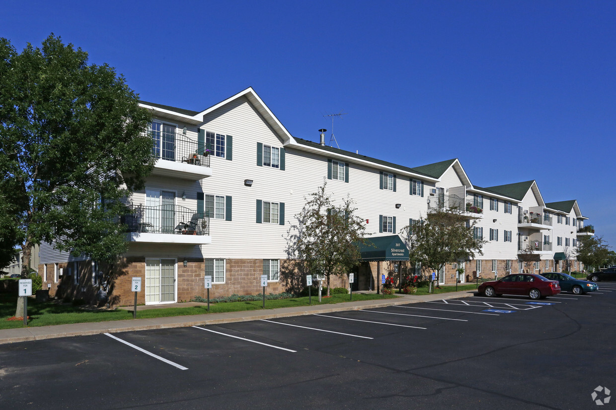 Primary Photo - Silvercrest Apartments