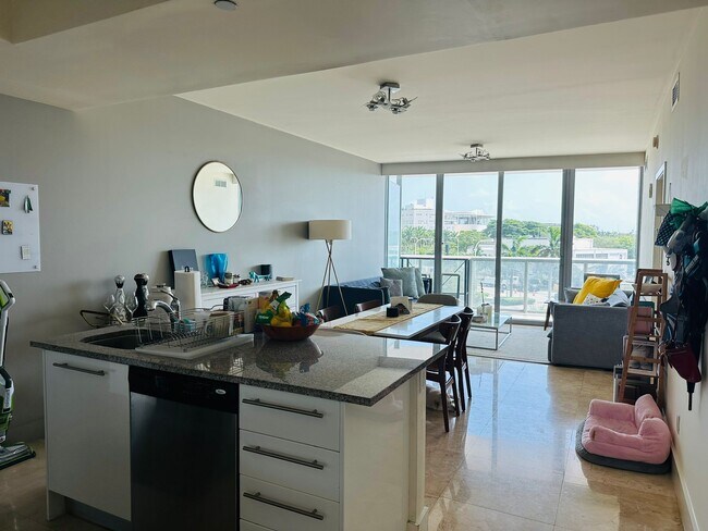 Building Photo - 888 Biscayne Blvd