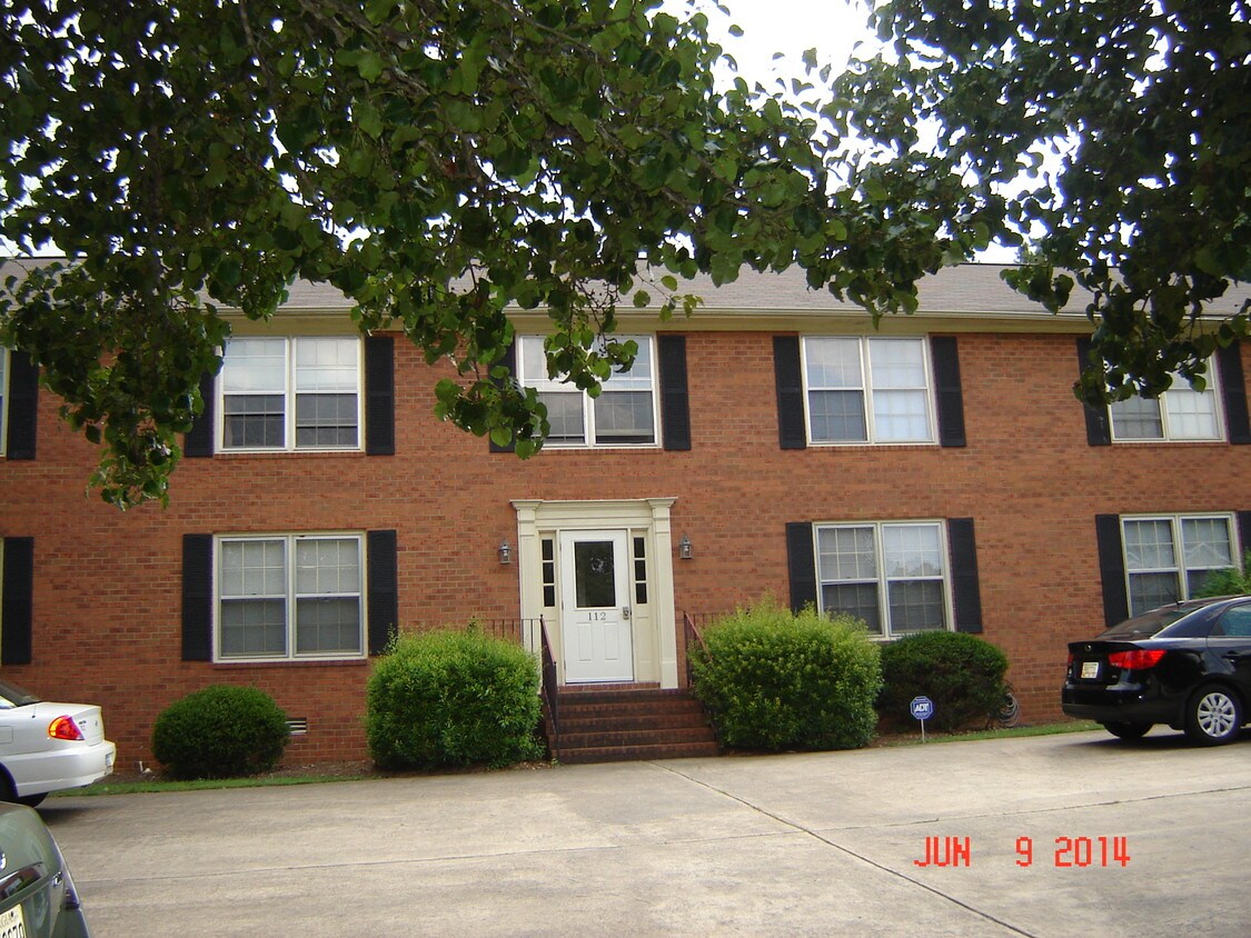 Primary Photo - 112 Barrington Dr