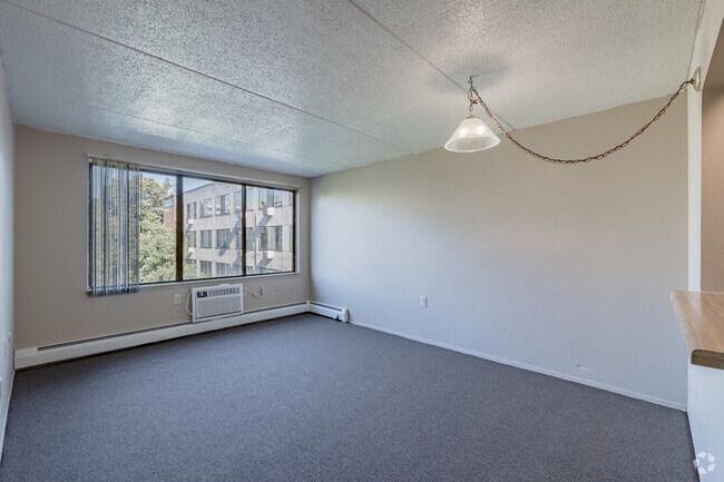 1BR, 1BA - 500SF - Living Room - Corewell Senior Community