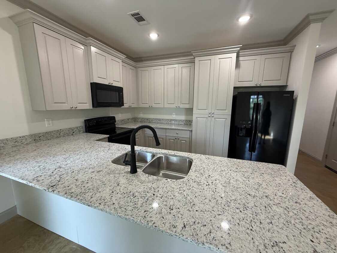 Foto principal - 207 Mary Hill Rd