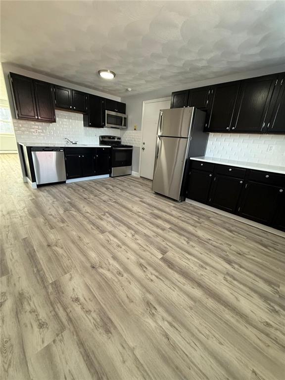 Foto del edificio - 61 Esten Ave