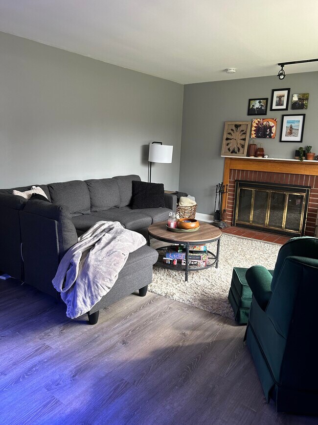 Foto del edificio - 10 Dwight Ave