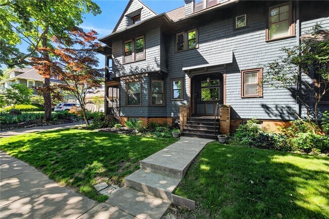 Foto del edificio - 420 Harvard St