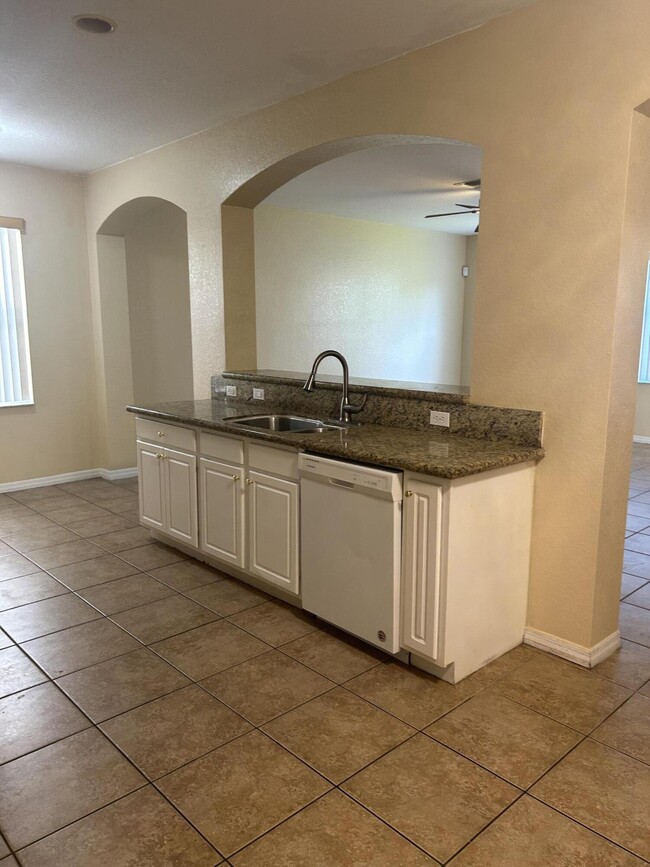 Foto del edificio - 9426 Windrift Cir