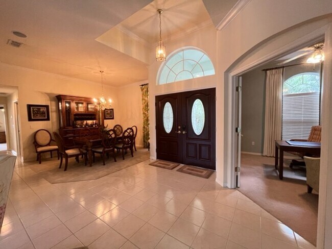Foto del edificio - Golf Course  Fully furnished 4 bedroom 3 b...