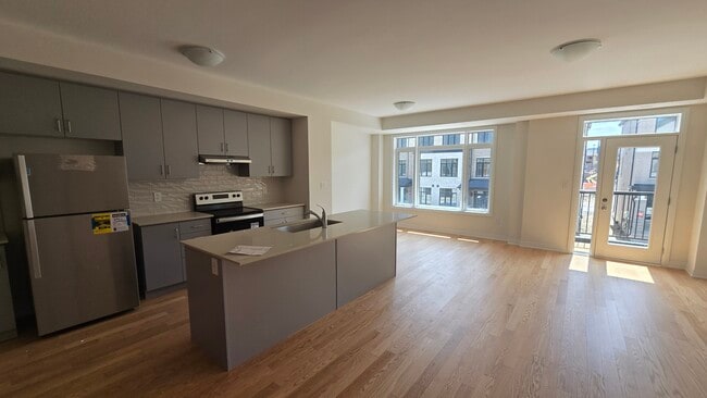 Building Photo - 27 Bonnington Dr