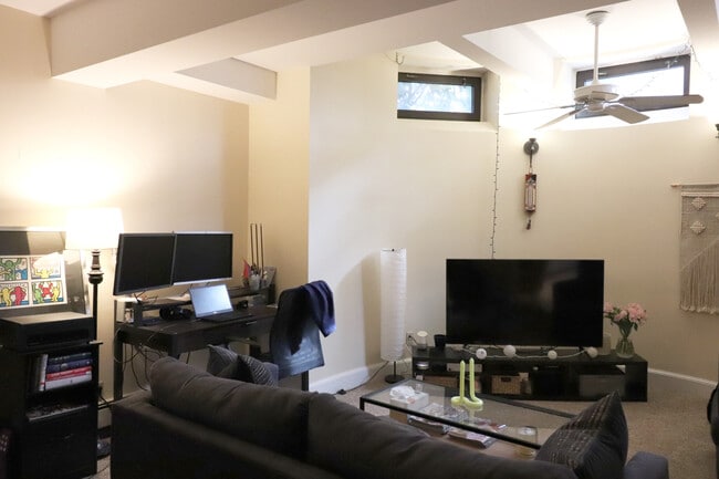 Foto del edificio - 1090 Beacon St