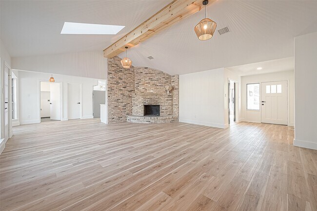 Building Photo - 811 Lemm Ct