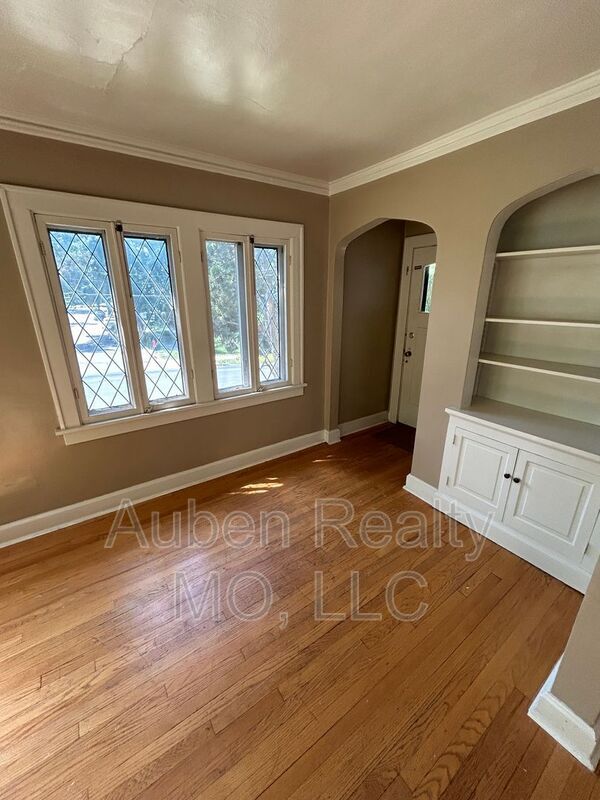 Foto del edificio - 5446 Charlotte St