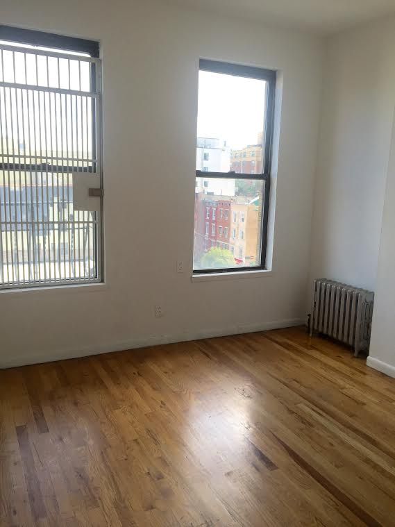 Building Photo - 2335 1st Ave