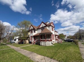 Building Photo - 121 Kellogg St