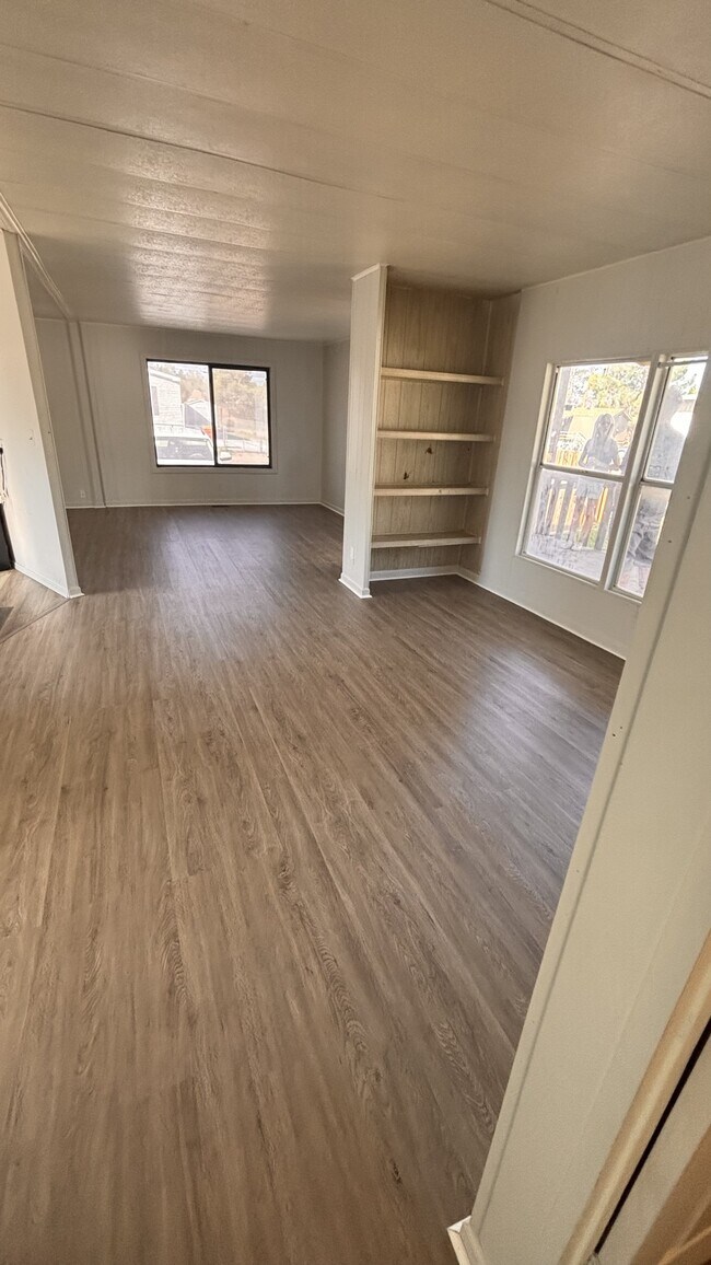 Building Photo - 4005 Lum Ave