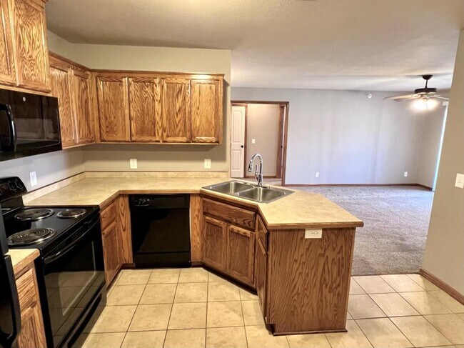 Foto del edificio - 1301 Tracy Ave