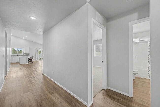 Foto del edificio - Charming Single-Level South Meridian